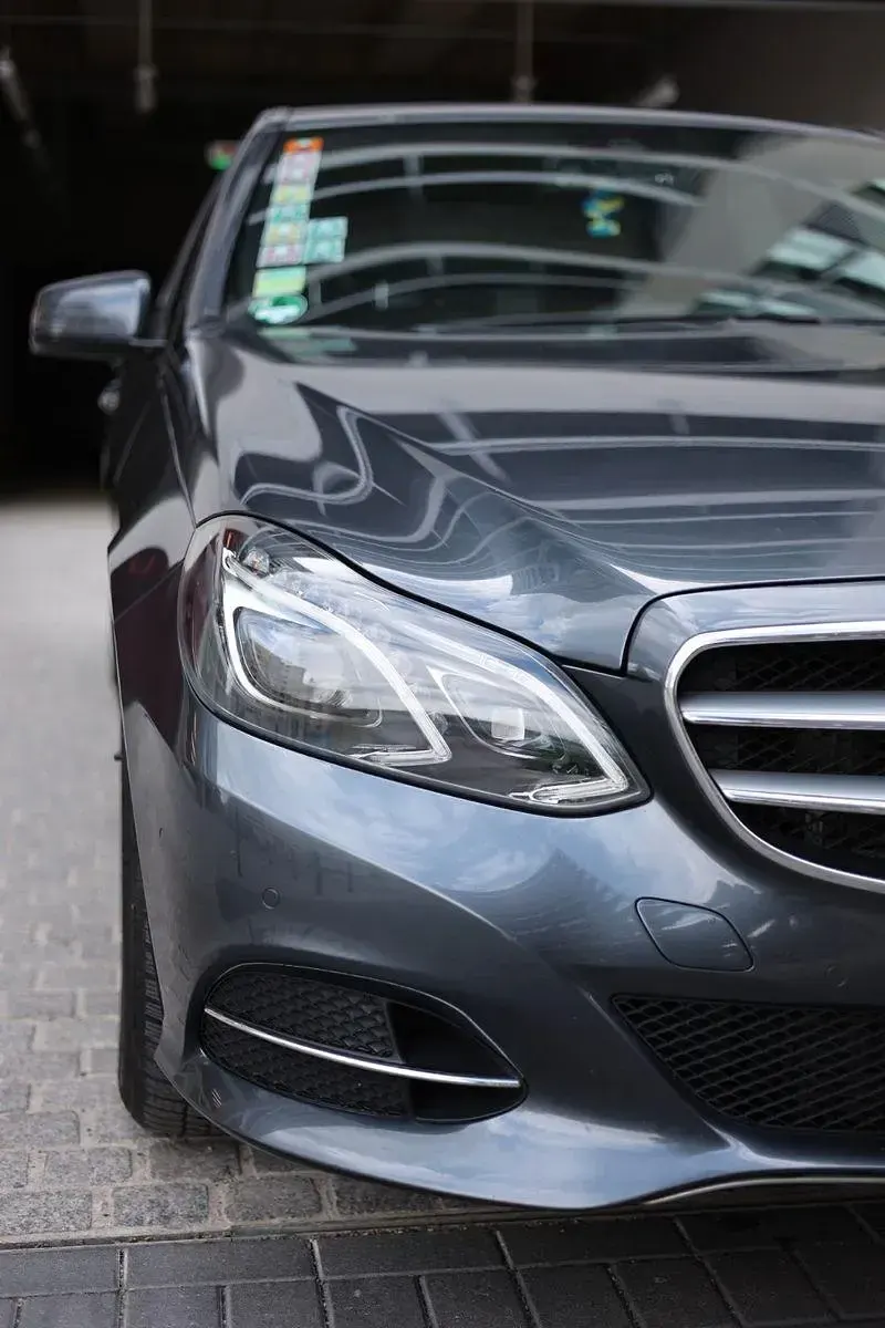 Gebraucht Mercedes E220 170 PS (125 kW) 2015 Grau Limousine