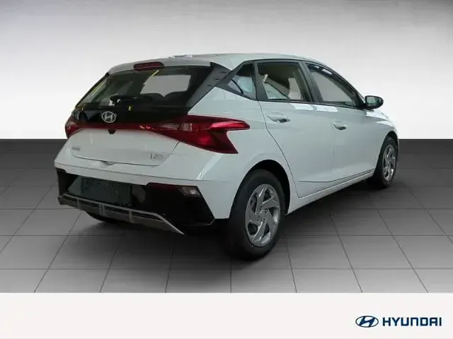 Gebraucht Hyundai i20 Select 101 PS (74 kW) 2025 Weiss Kleinwagen