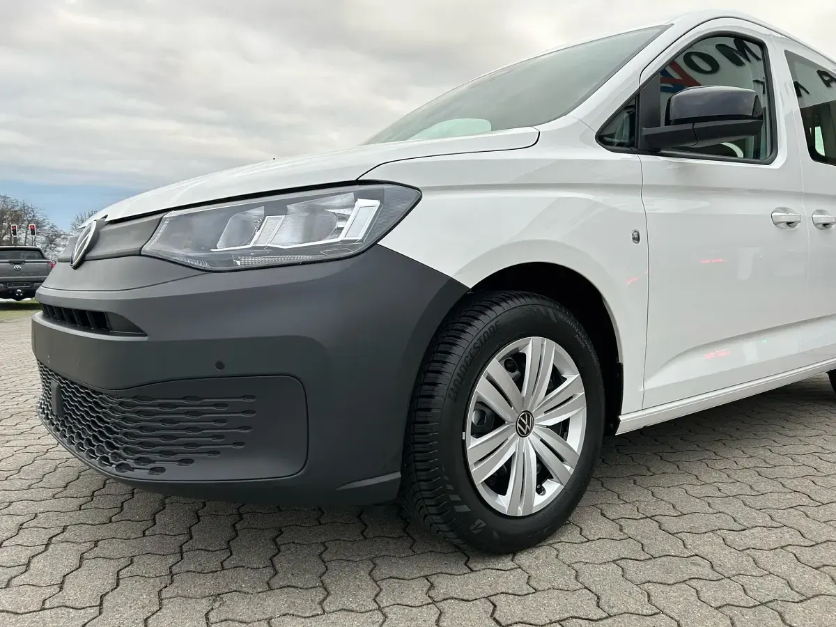 Neu VW Caddy Trendline 116 PS (85 kW) 2025 Candy weiß Van / Kleinbus