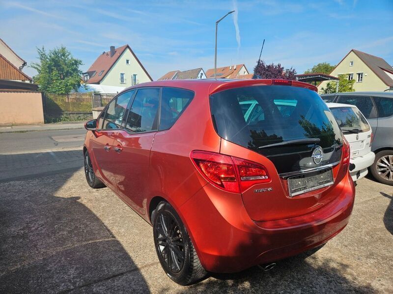 Gebraucht Opel Meriva Innovation 140 PS (102 kW) 2011 Rot Van / Kleinbus