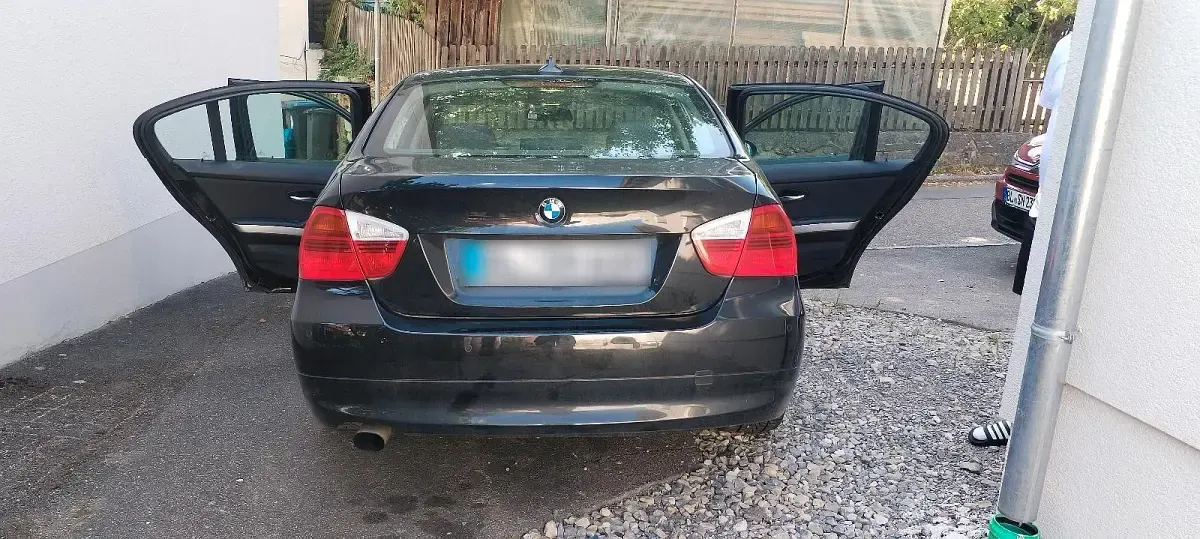 Gebraucht BMW 320 150 PS (110 kW) 2005 Schwarz Limousine