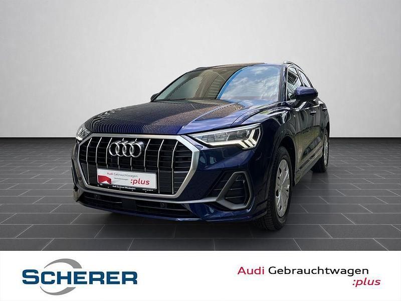 Navarrablau metallic (metallic) Gebraucht 2024 Audi Q3 Ambiente SUV | 39.450 € (Fairer Preis) - Bild 1/4