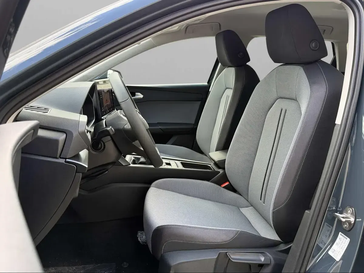 Neu Seat Leon ST Style 150 PS (110 kW) 2026 Fjordblau Kombi