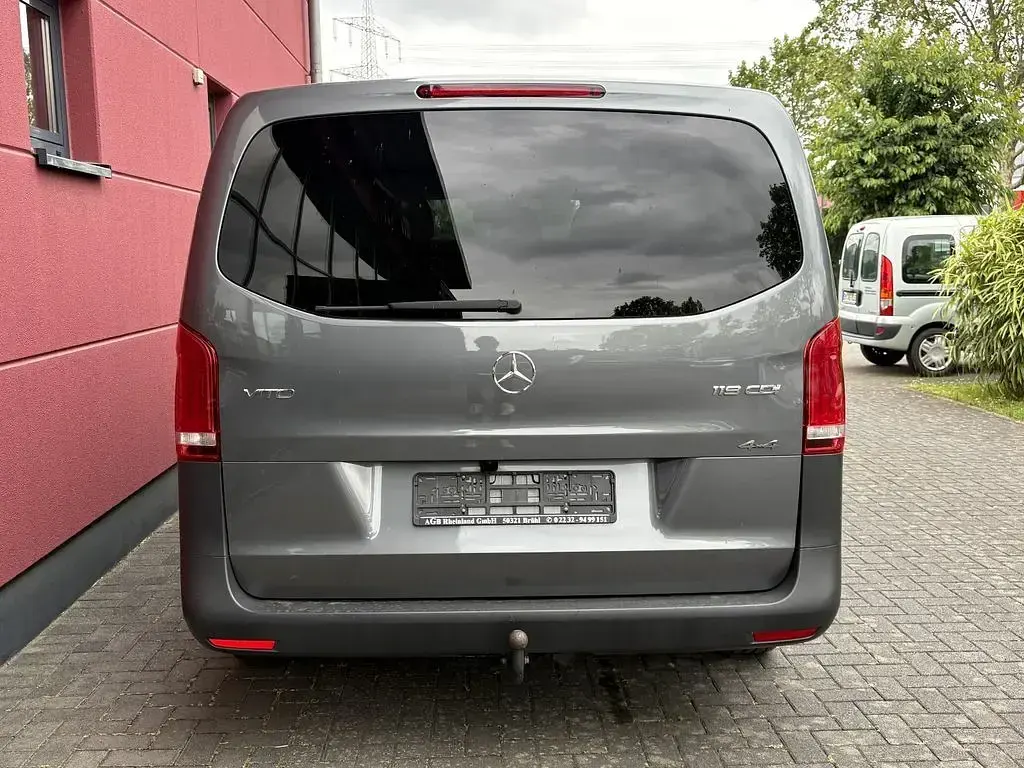 Gebraucht Mercedes Vito 190 PS (139 kW) 2022 Selenitgrau** Van