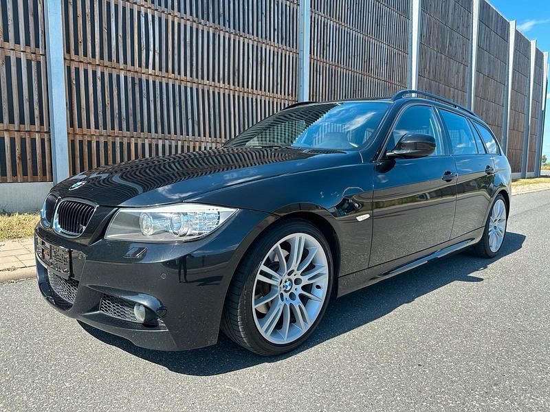 Schwarz Gebraucht 2009 BMW 320 M Sport Kombi | 9.200 € (Etwas zu teuer) - Bild 1/4