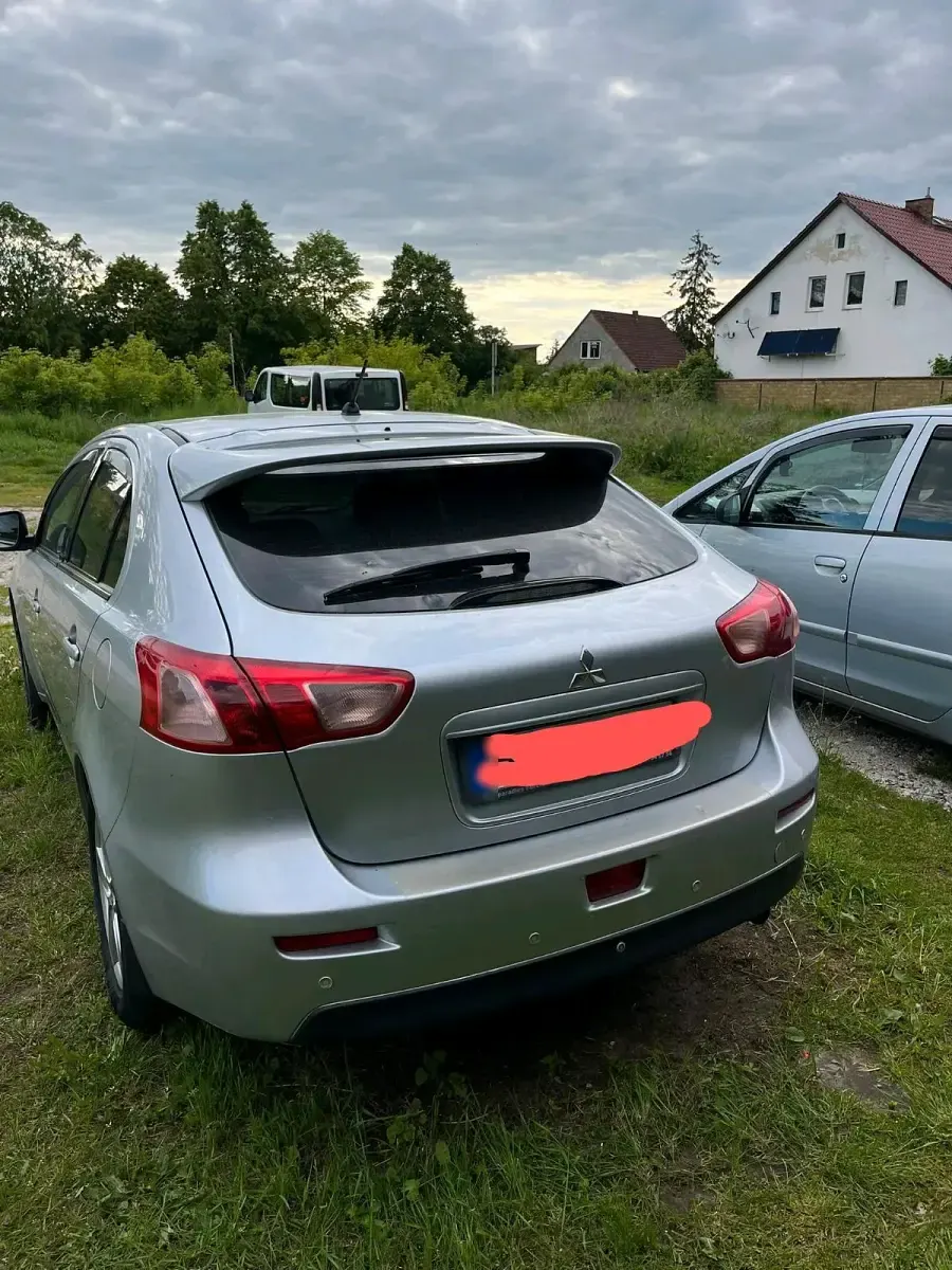 Gebraucht Mitsubishi Lancer Sportback 140 PS (102 kW) 2010 Silber Limousine