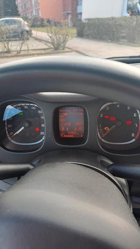 Gebraucht Fiat Panda Easy 69 PS (50 kW) 2016 Schwarz Kleinwagen