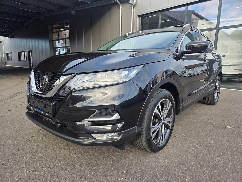 Schwarz Gebraucht 2018 Nissan Qashqai SUV | 13.780 € (Fairer Preis) - Bild 1/4