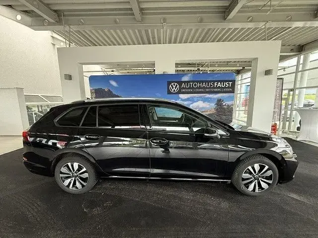 Gebraucht VW Golf VIII Move 131 PS (96 kW) 2024 Schwarz Kombi