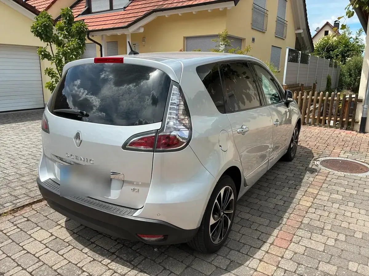 Gebraucht Renault Scénic III Bose Edition 135 PS (99 kW) 2014 Silber SUV