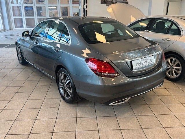 Gebraucht Mercedes C180 156 PS (114 kW) 2019 Grau Limousine