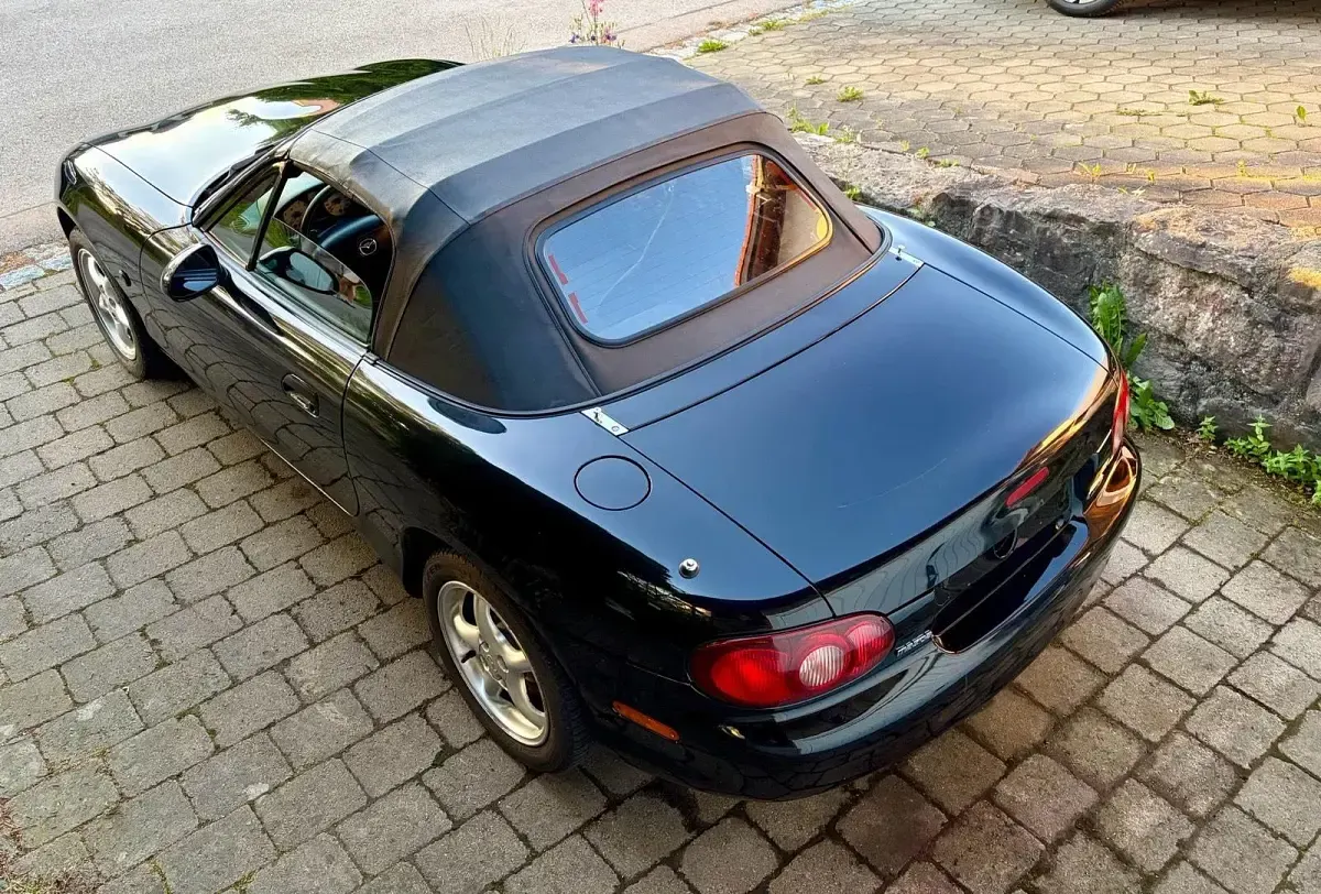 Gebraucht Mazda MX5 110 PS (80 kW) 2001 Schwarz Cabrio