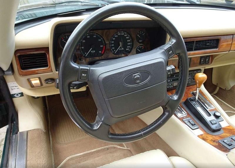 Second-hand Jaguar XJS 302 CP (222 kW) 1996 Verde Coupe