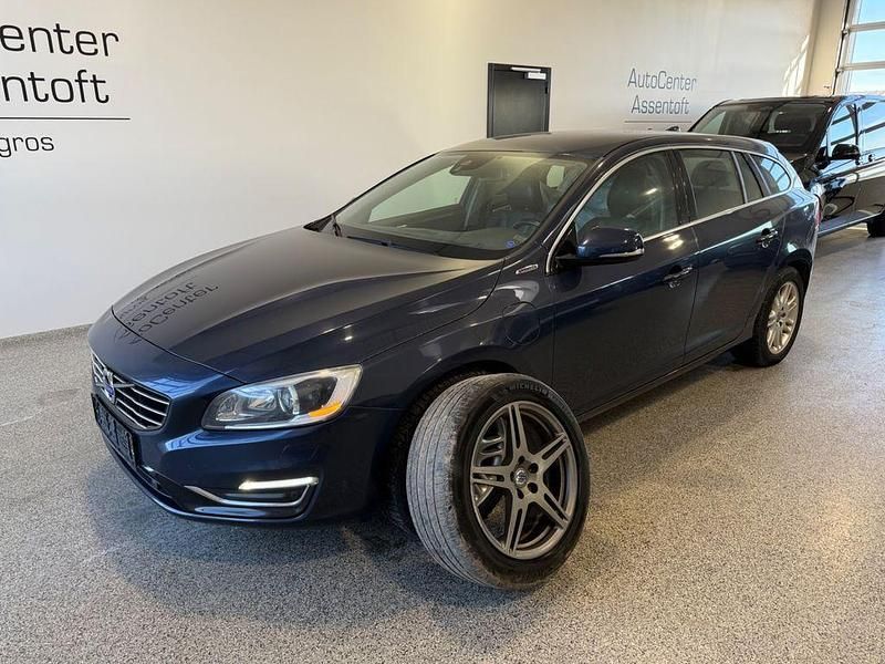 Gebraucht Volvo V60 Summum 215 PS (158 kW) 2013 Blau Kombi