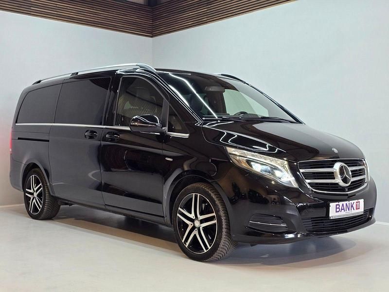 Gebraucht Mercedes V220 Edition 190 PS (139 kW) 2017 Schwarz Van / Kleinbus