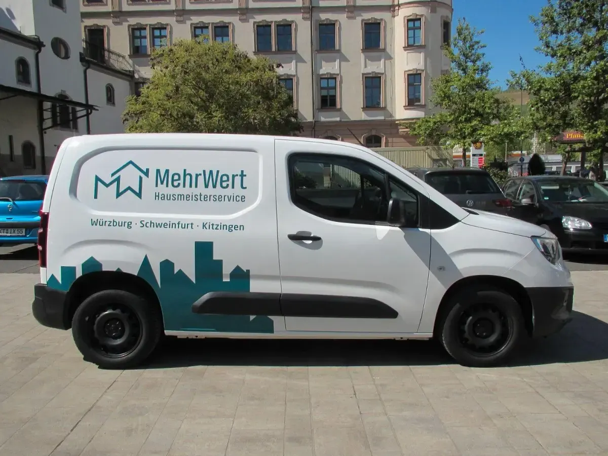 Gebraucht Opel Combo Selection 110 PS (80 kW) 2020 Weiß Van / Kleinbus