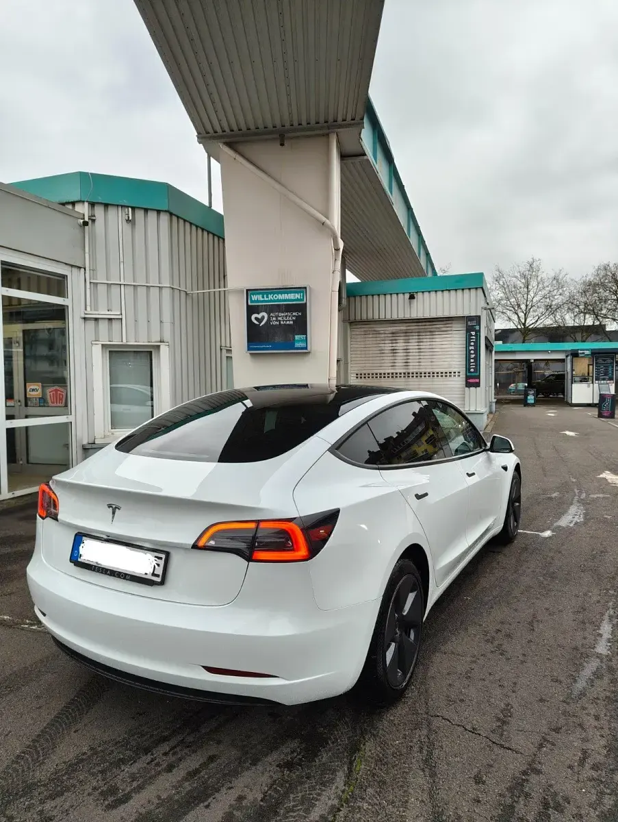 Gebraucht Tesla Model 3 208 kW (283 PS) 2022 Weiß Limousine