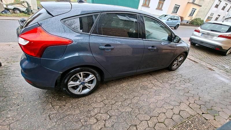 Gebraucht Ford Focus 136 PS (100 kW) 2014 Grau Kleinwagen