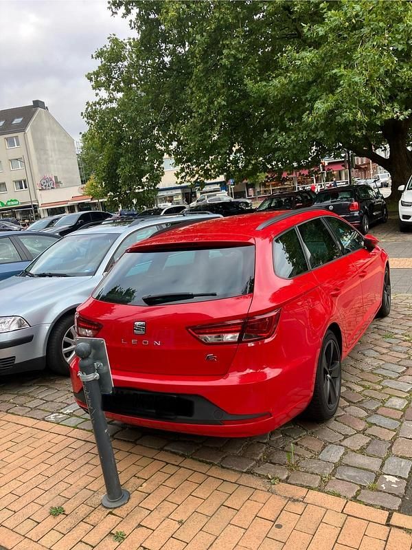Rot Gebraucht 2015 Seat Leon ST FR Kombi | 7.999 € (Guter Preis) - Bild 1/4