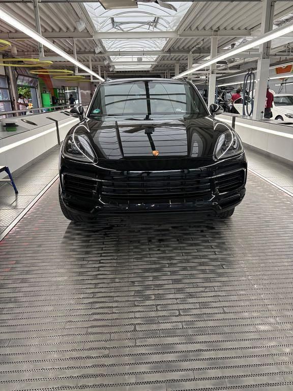 Schwarz Gebraucht 2022 Porsche Cayenne Platinum Edition SUV | 81.900 € - Bild 1/4