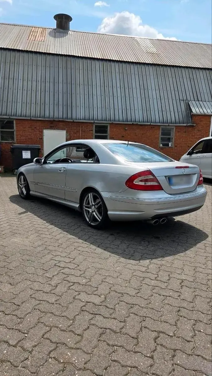 Gebraucht Mercedes CLK320 Avantgarde 218 PS (160 kW) 2003 Coupé