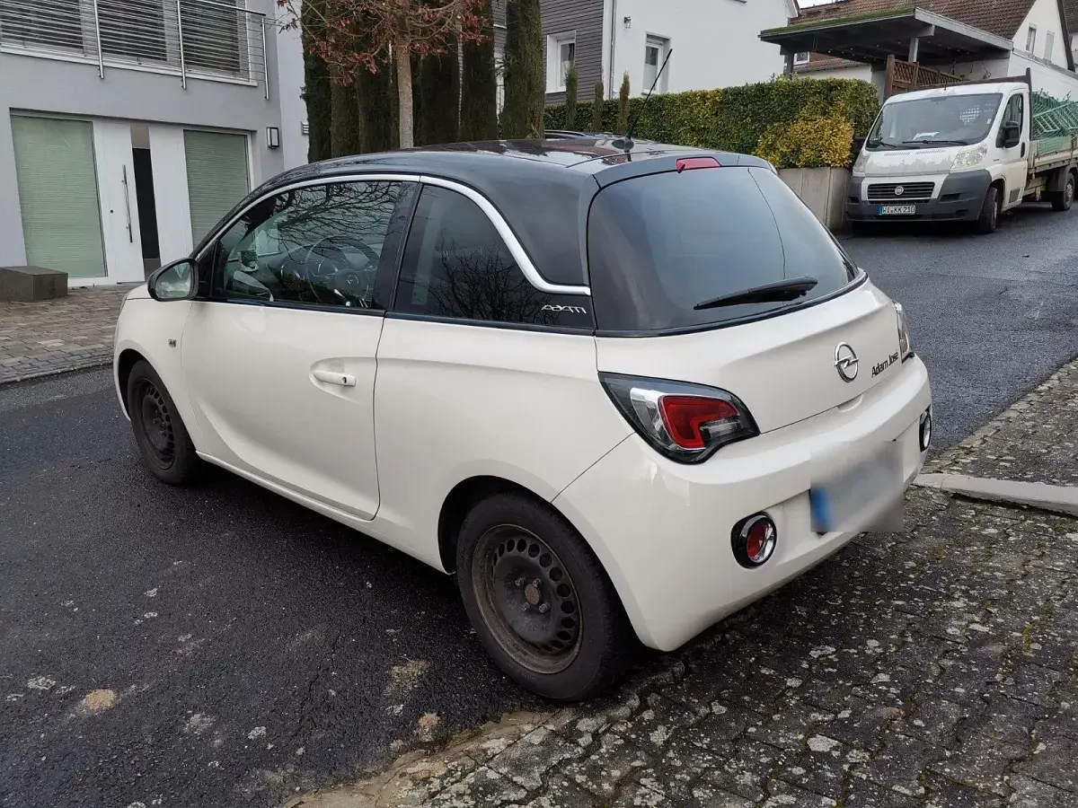 Gebraucht Opel Adam 69 PS (50 kW) 2015 Weiß Kleinwagen