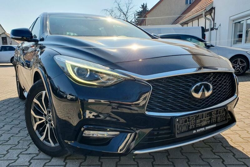 Schwarz Gebraucht 2018 Infiniti Q30 Kleinwagen | 13.499 € (Guter Preis) - Bild 1/4