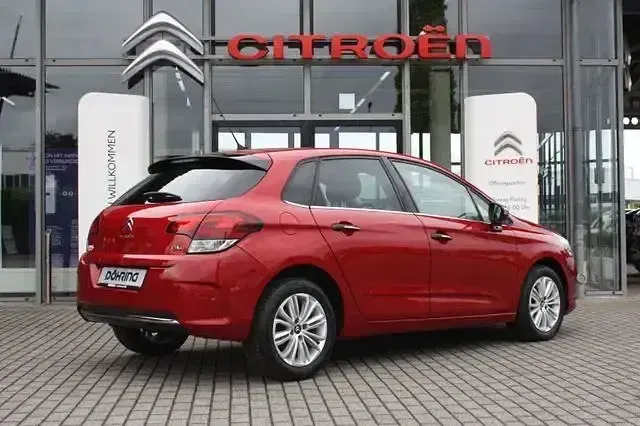 Gebraucht Citroën C4 PureTech 131 PS (96 kW) 2015 Babylonerot Limousine