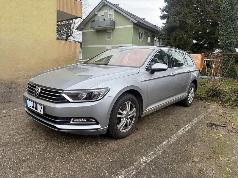 Gebraucht VW Passat Trendline 150 PS (110 kW) 2019 Grau Kombi