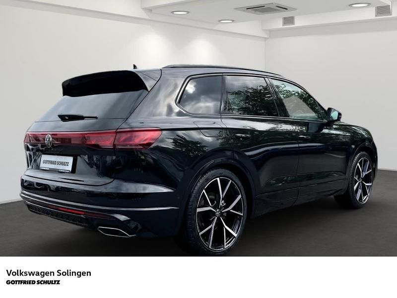 Gebraucht VW Touareg R-line 286 PS (210 kW) 2025 Grenadillschwarz metallic SUV