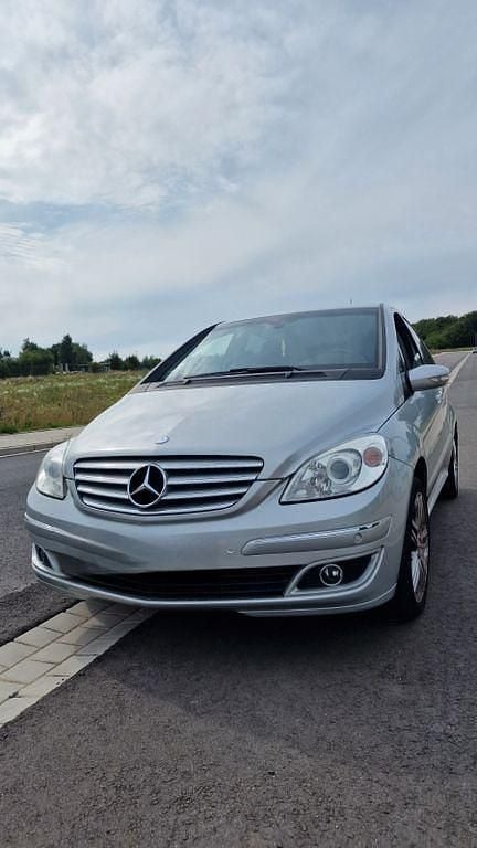Silber Gebraucht 2007 Mercedes B150 Van / Kleinbus | 4.500 € (Fairer Preis) - Bild 1/4