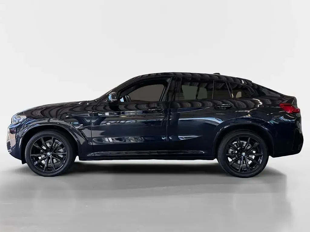 Gebraucht BMW X4 M Sport 190 PS (139 kW) 2023 Carbonschwarz metallic SUV