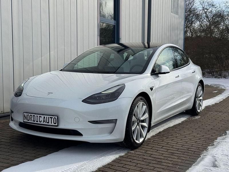 Gebraucht Tesla Model 3 324 kW (441 PS) 2021 Pearl white multicoat Limousine