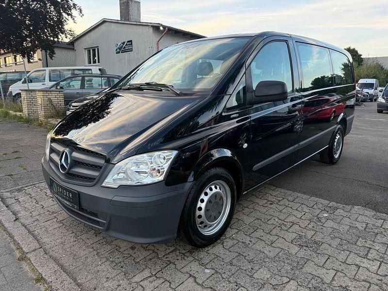 Schwarz Gebraucht 2011 Mercedes Vito Van | 15.500 € - Bild 1/4
