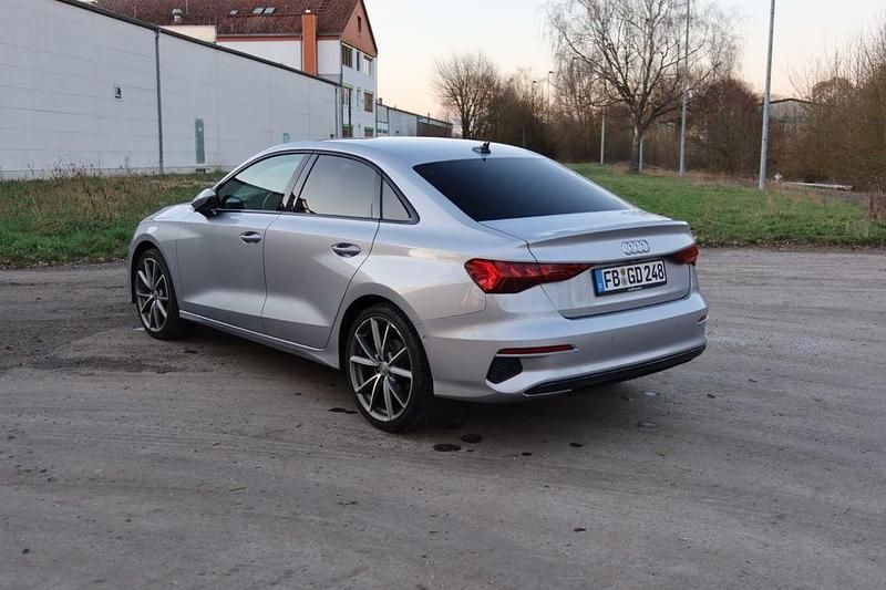 Gebraucht Audi A3 150 PS (110 kW) 2022 Silber Limousine