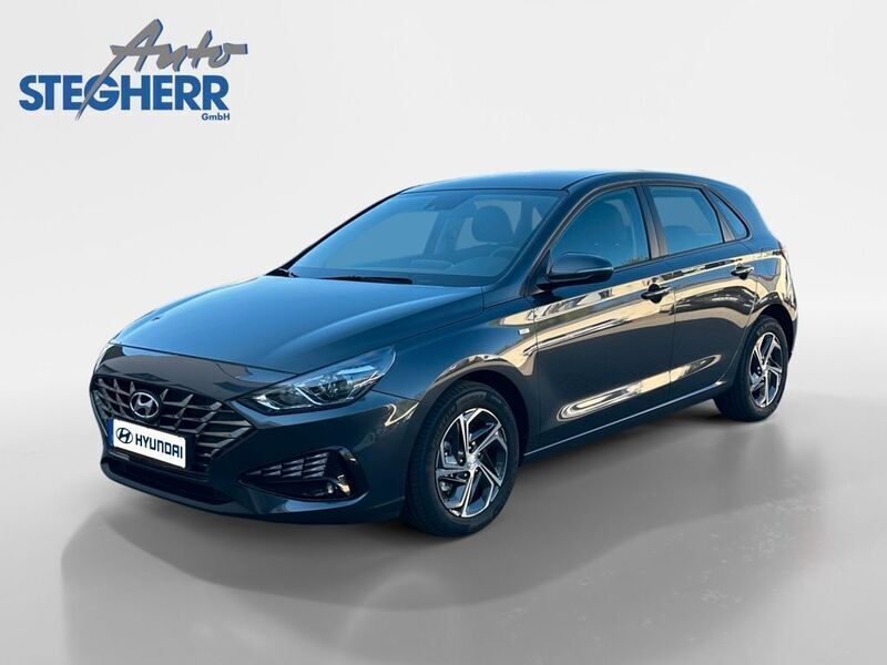 Grau Gebraucht 2023 Hyundai i30 Select Limousine | 19.900 € (Fairer Preis) - Bild 1/4