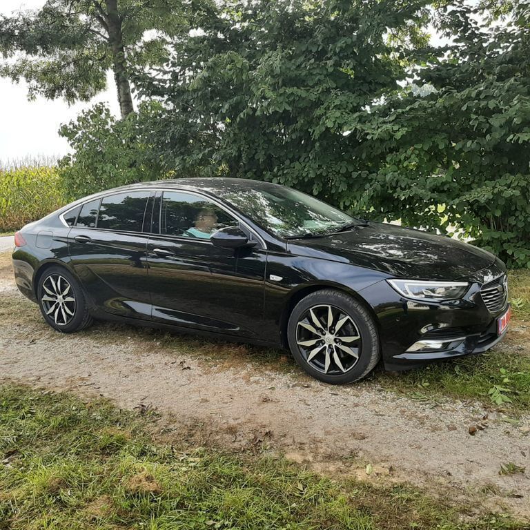 Schwarz Gebraucht 2018 Opel Insignia Dynamic Limousine | 17.000 € (Teuer) - Bild 1/4