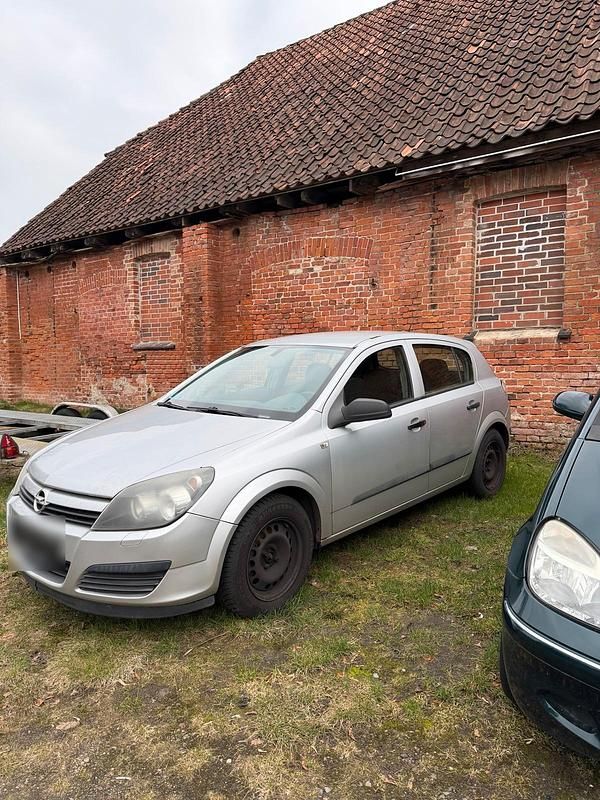 Gebraucht Opel Astra 90 PS (66 kW) 2006 Silber Limousine