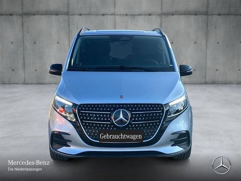 Gebraucht Mercedes V300 Avantgarde 237 PS (174 kW) 2025 Silber Van / Kleinbus