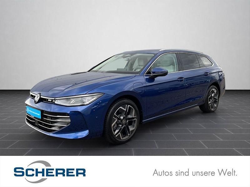 Reef blue metallic Gebraucht 2025 VW Passat Elegance Kombi | 40.200 € (Superpreis) - Bild 1/4