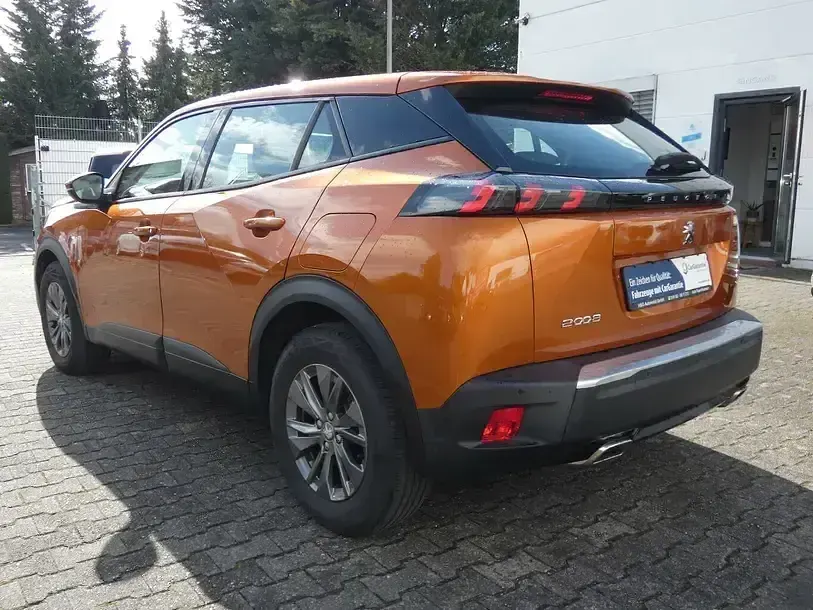 Gebraucht Peugeot 2008 Active 131 PS (96 kW) 2020 Orange SUV