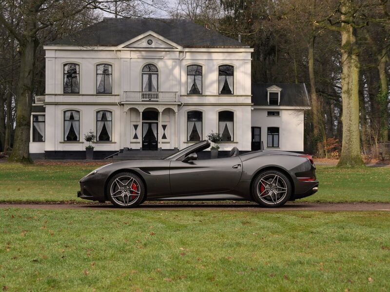 Grau Gebraucht 2016 Ferrari California Cabrio | 139.500 € (Fairer Preis) - Bild 1/4