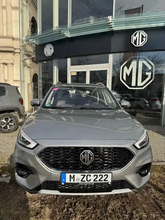 Gebraucht MG ZS Luxury 111 PS (81 kW) 2024 Medal silver SUV