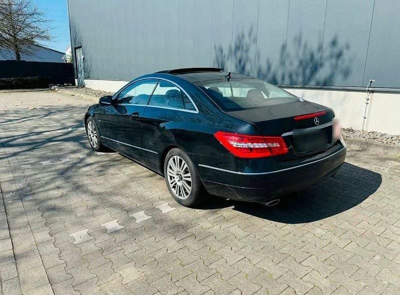 Gebraucht Mercedes E350 231 PS (169 kW) 2009 Schwarz Coupé