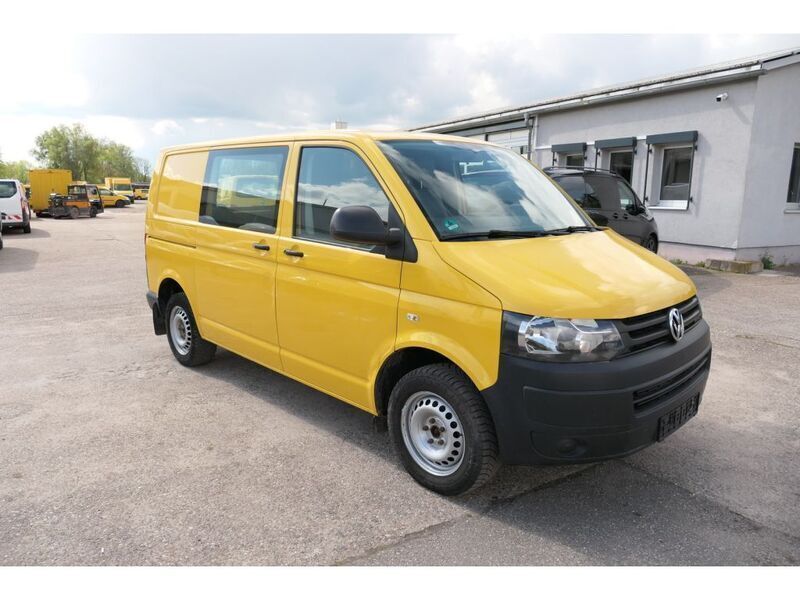 Gebraucht VW T5 84 PS (61 kW) 2013 Ginstergelb r1032 Van