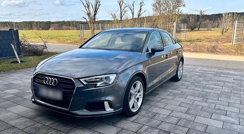 Gebraucht Audi A3 Sport 116 PS (85 kW) 2018 Grau Limousine