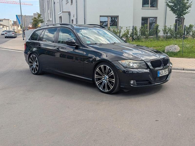 Schwarz Gebraucht 2009 BMW 320 Performance Kombi | 6.799 € (Etwas zu teuer) - Bild 1/4