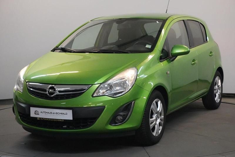 Grün Gebraucht 2013 Opel Corsa Active Kleinwagen | 8.196 € (Etwas zu teuer) - Bild 1/4