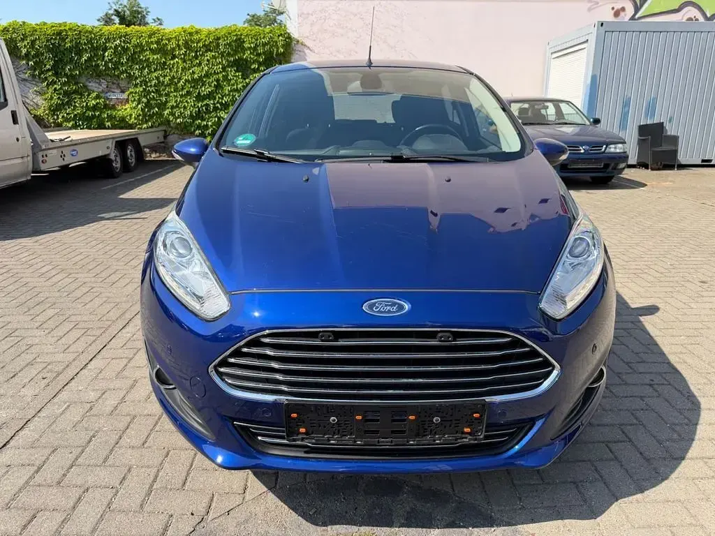 Gebraucht Ford Fiesta Titanium 101 PS (74 kW) 2016 Blau Kleinwagen