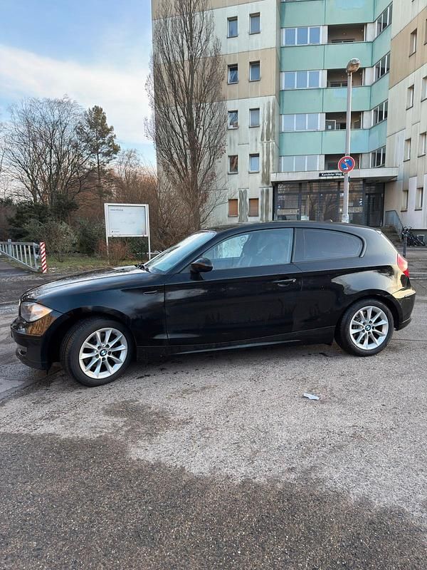 Gebraucht BMW 118 143 PS (105 kW) 2008 Schwarz Kleinwagen